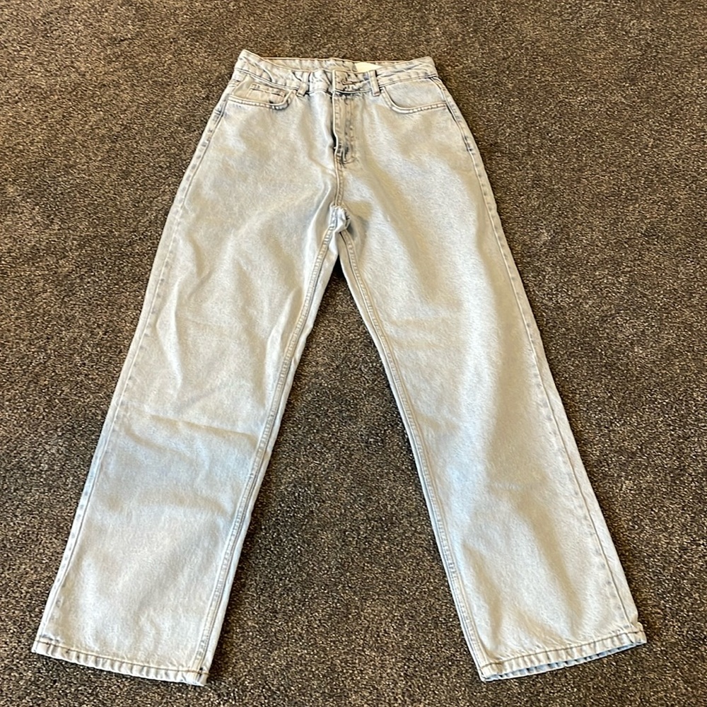 Cutest high wasted jeans
